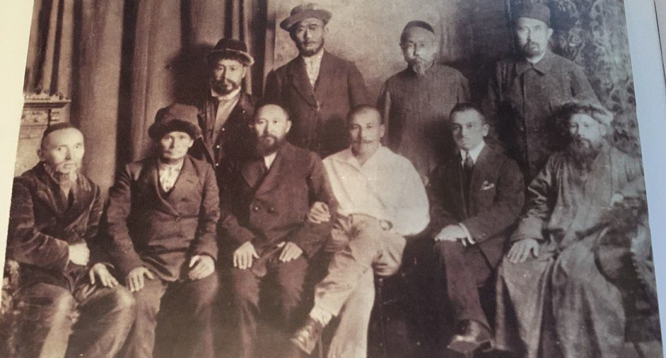 Жалаңаш әйелдерге тыңшылық