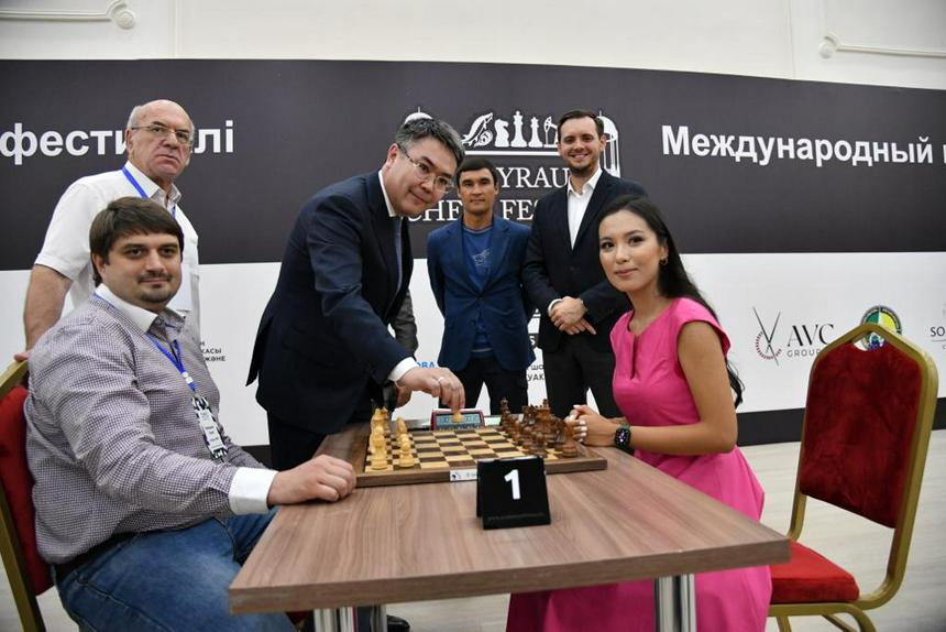 Ойлылар ойыны: Атырауда алғаш рет халықаралық шахмат фестивалі өтіп жатыр