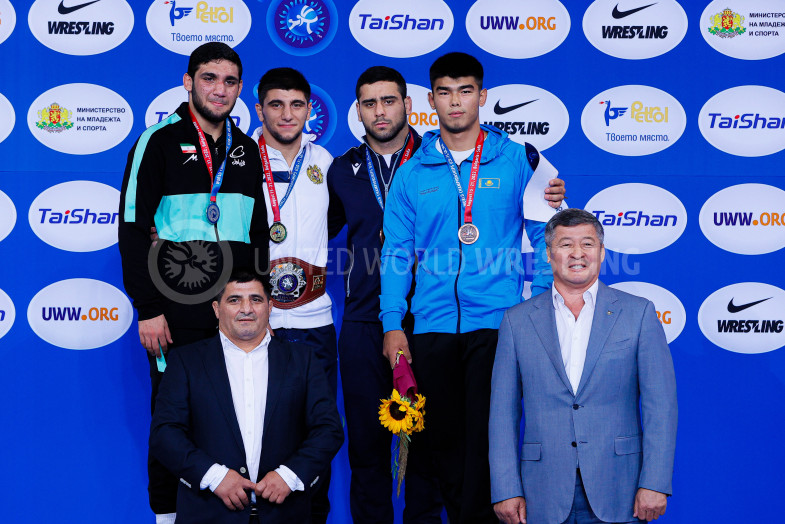 Әлемдік додада жеті жүлде бұйырды