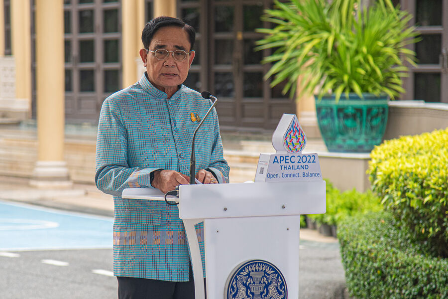 Таиланд премьер-министрі қызметінен босатылды