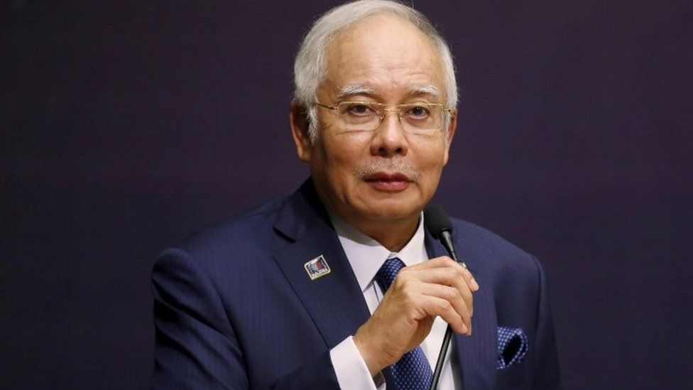 Малайзияның экс-премьер-министрі 12 жылға сотталды
