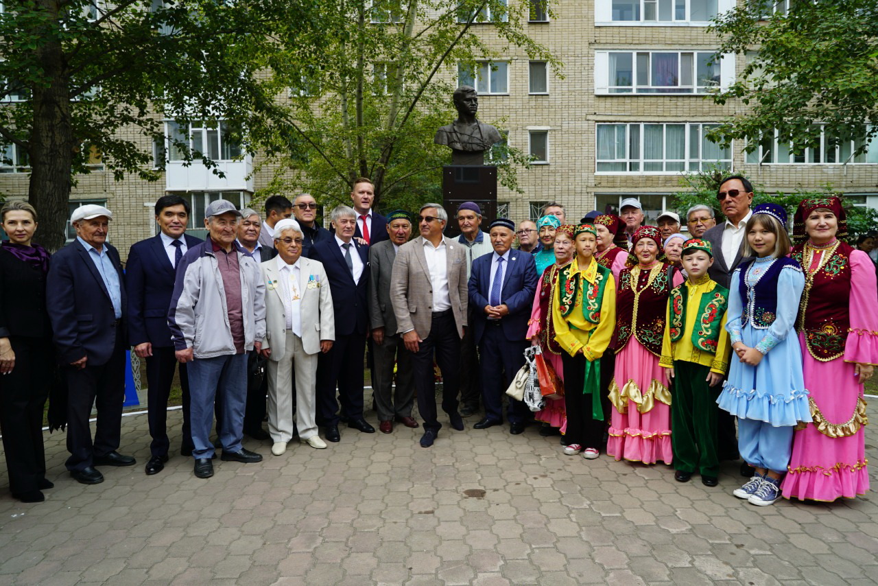 Ажалды жеңген ақын