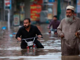 Пәкістанда 1208 адам су тасқынынан қаза тапты