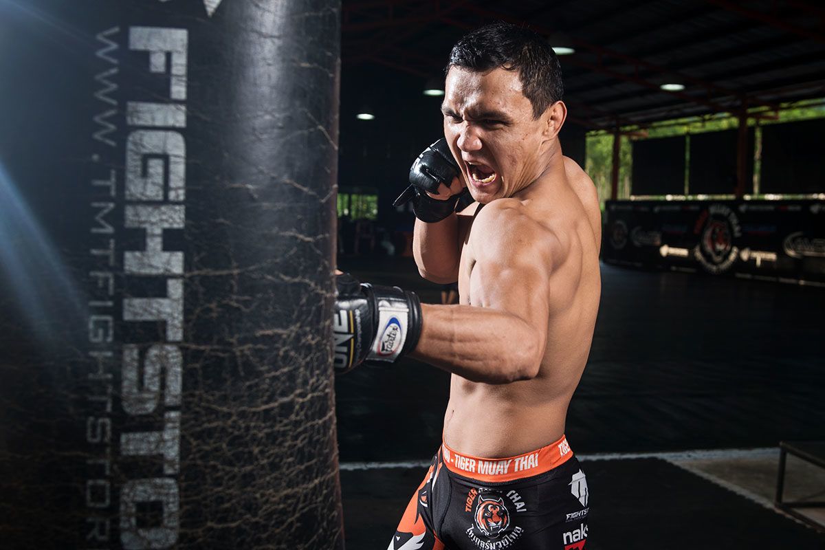 Джонсонмен жұдырықтасқысы келеді