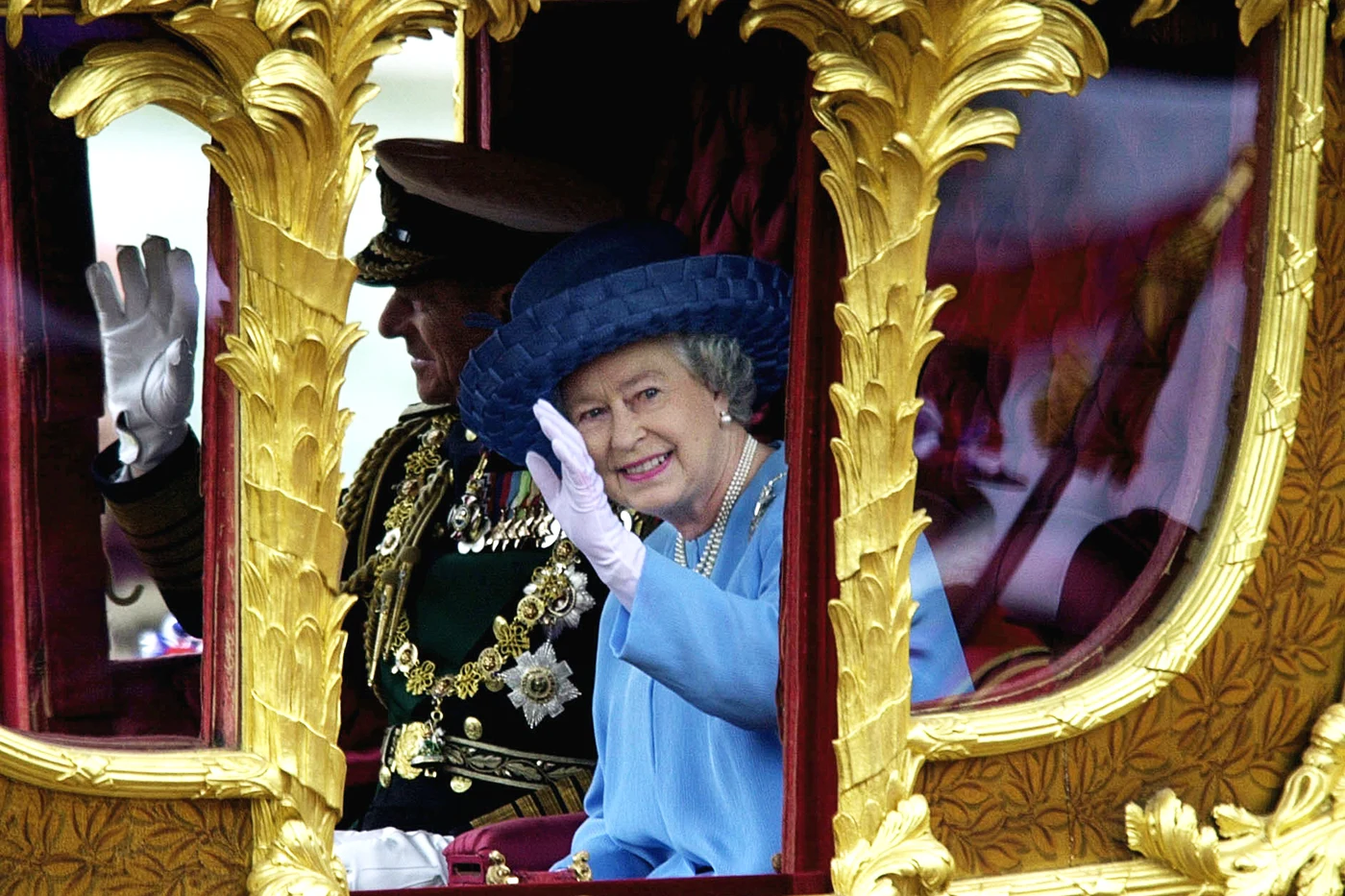 Ұлыбритания патшайымы II Елизавета өмірден озды