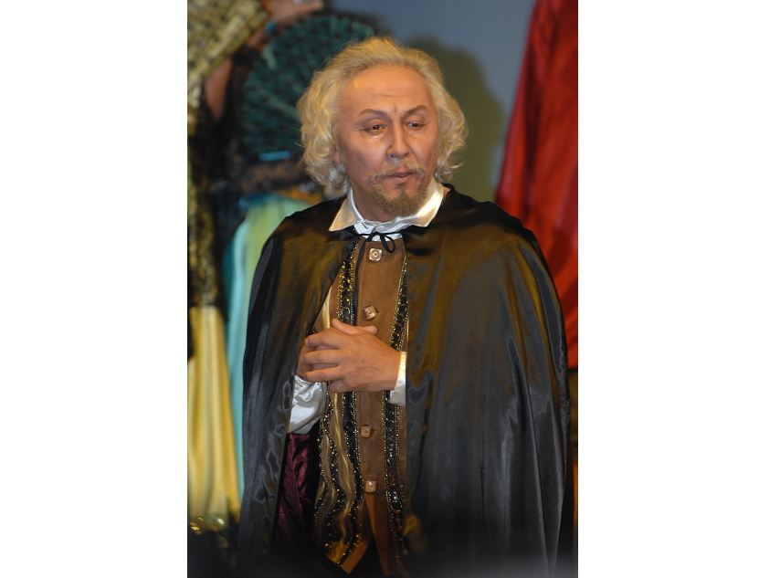 Болат Ыбыраев: Театрдағы ұлттық болмысымызды жоғалтып алмайық