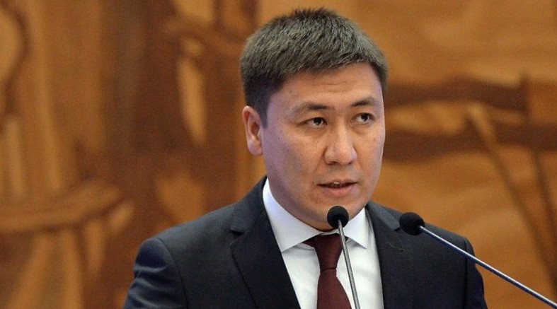 Қырғызстан білім министрі 37 500 АҚШ доллар параны қайтарды
