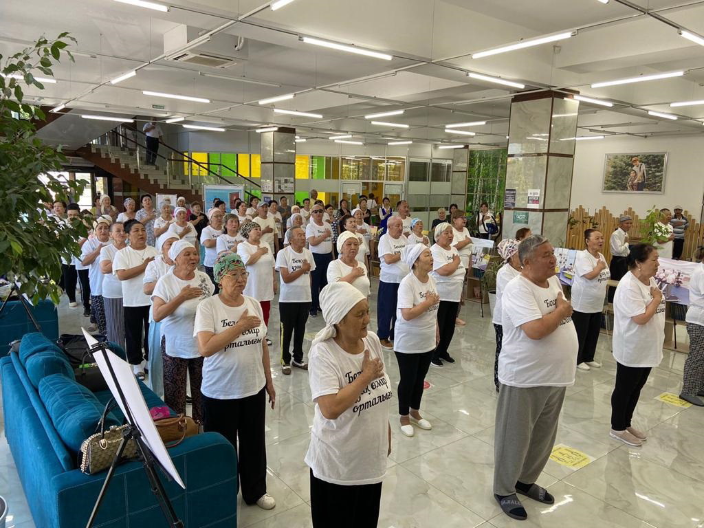 Қарттарға қамқорлық