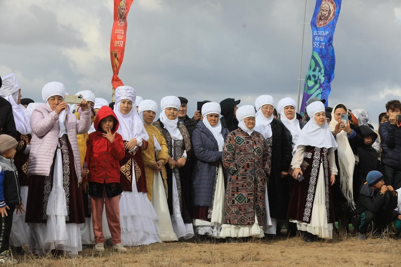 Майлы әйелдердің оргиялары