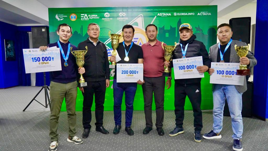 Қаламгерлер сайысы