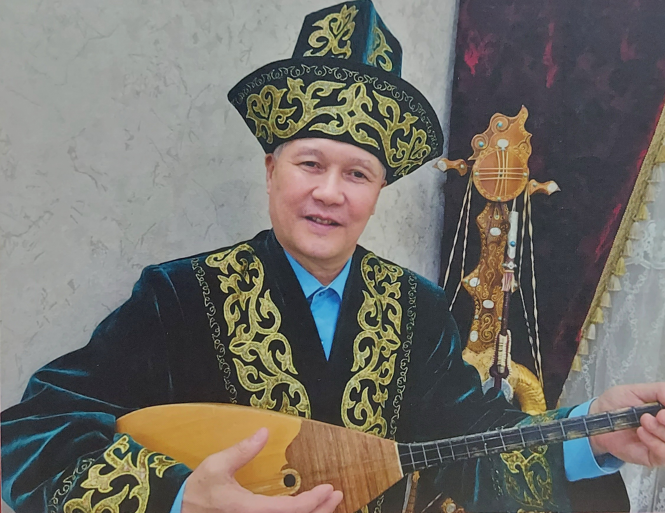 Жиырма тілде сөйлеген «Жер иісі»