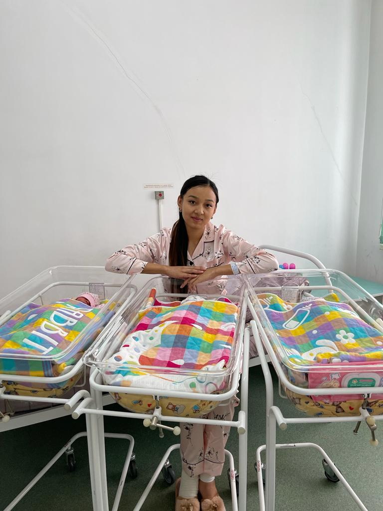 Үшем дүниеге келді