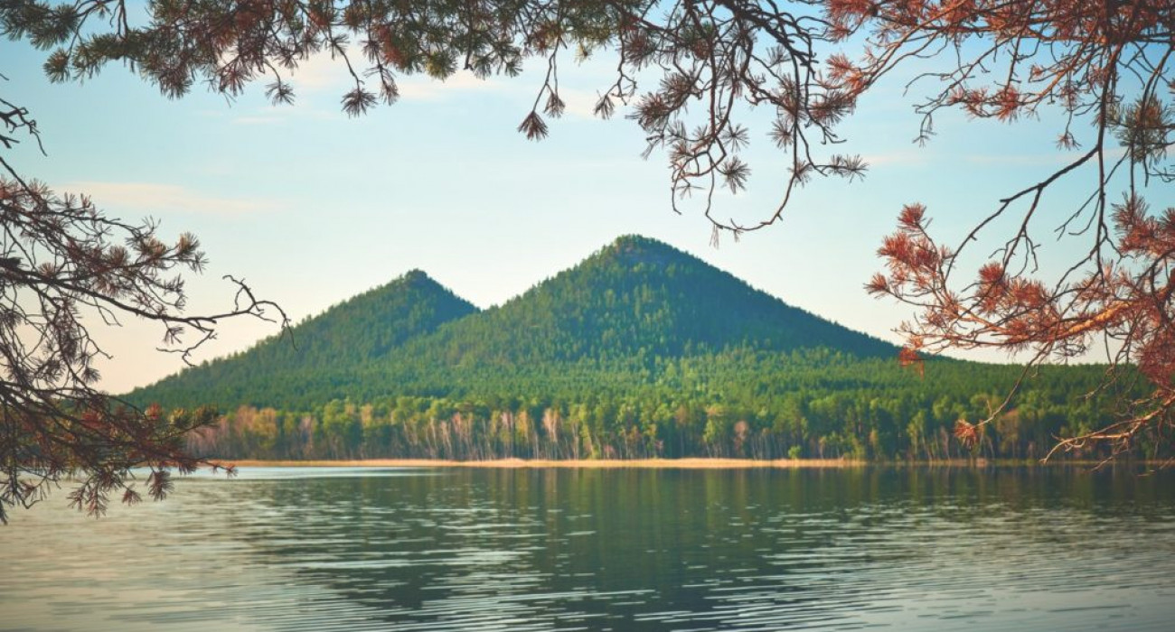 Сексуалды бөкселері бар трусикидегі қыздар Ferro Network-те балағат сөздермен орысша порно