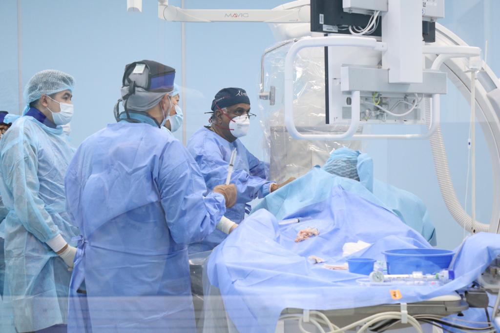 Мумбаидан келген хирург аяқ күретамырларына жаңа әдіспен төрт операция жасады