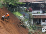 Индонезиядағы жер сілкінісінен қаза тапқандар саны 310-ға жетті