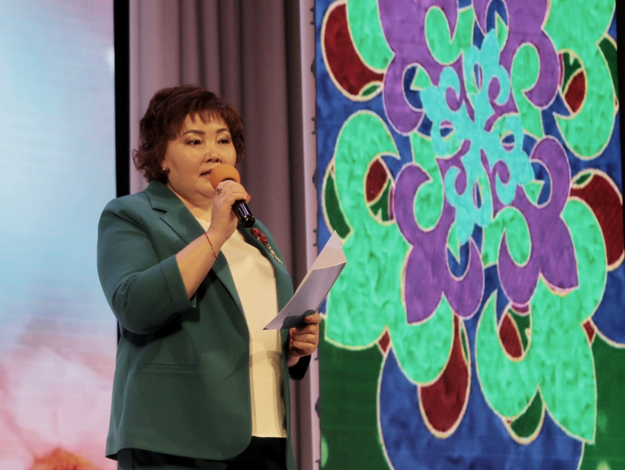 Ақын ардақталды