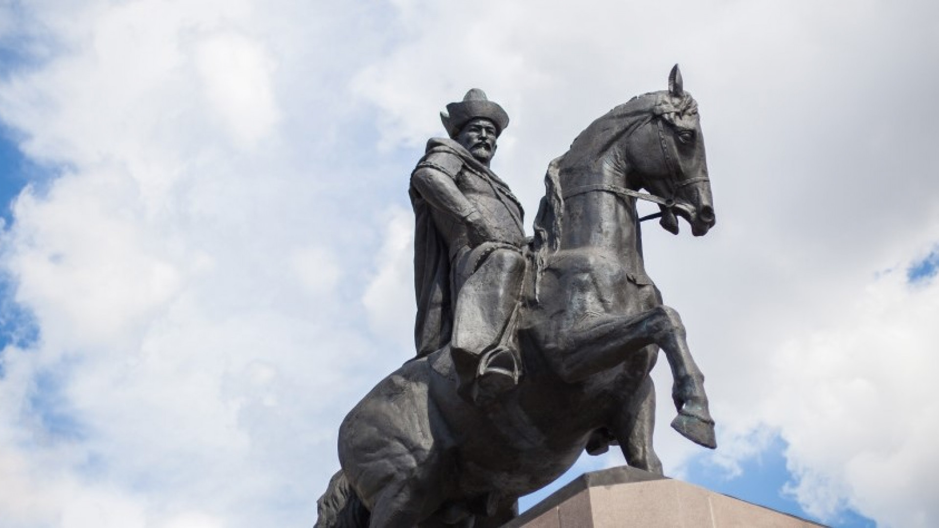 Көкшетау хан Кенені ұлықтады