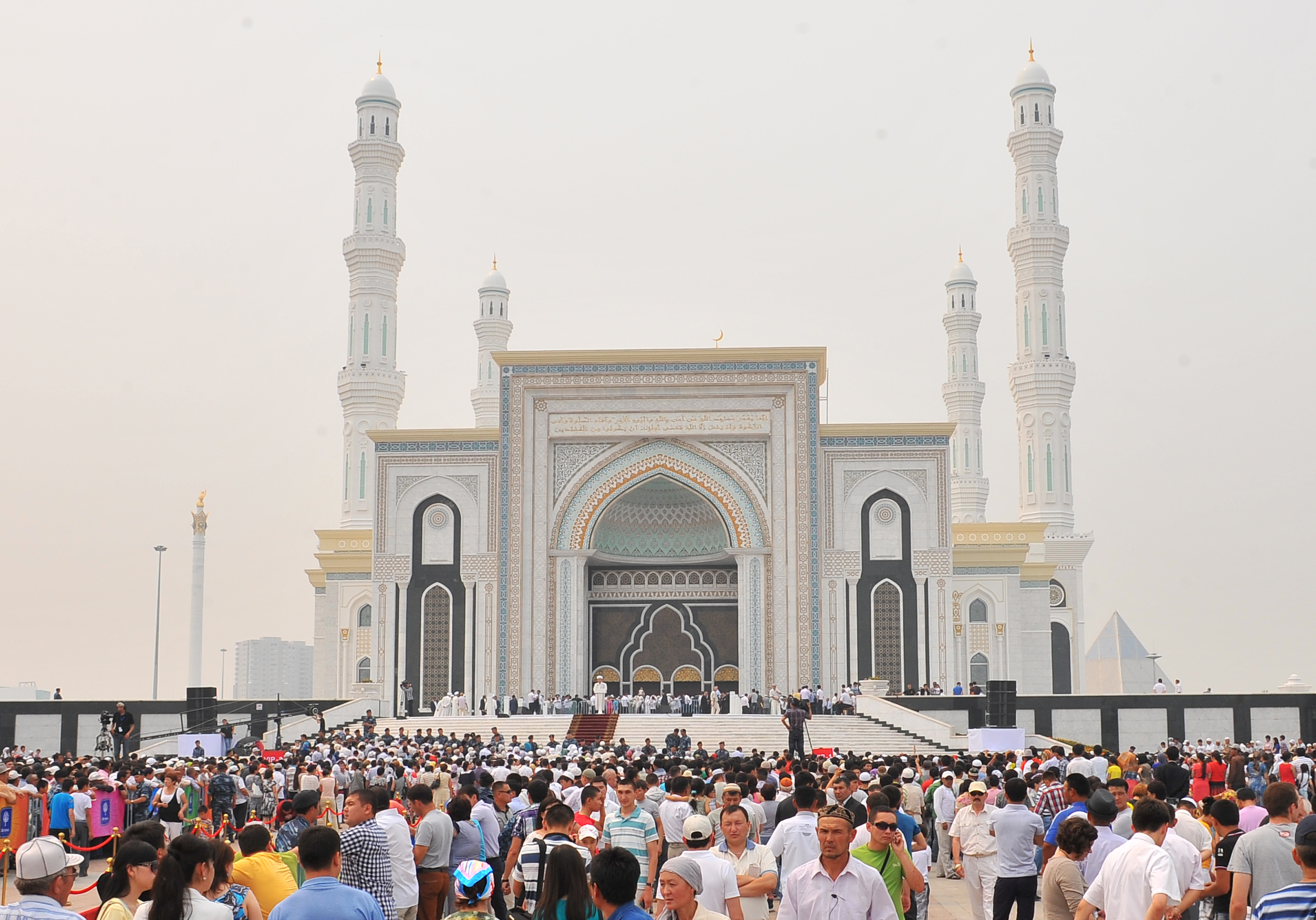 Имам – ағартушы ұстаз