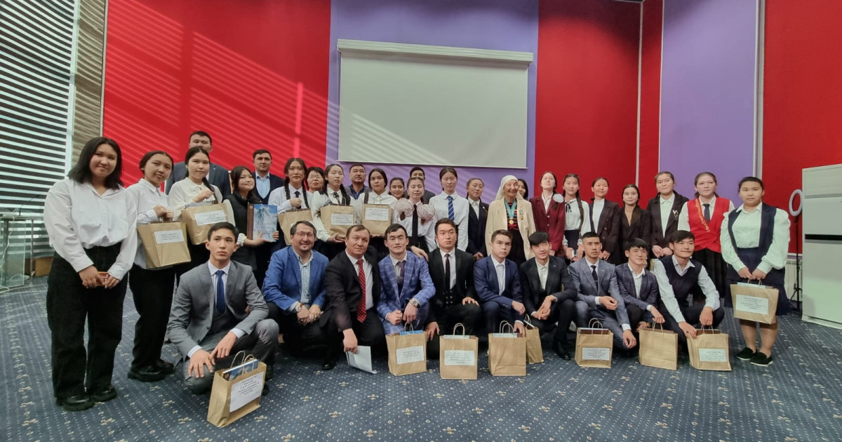 Жалаңаш арық жетілген ханымдар