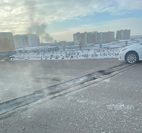 Астанадағы Алаш көпірінің жолы жарылып кетті