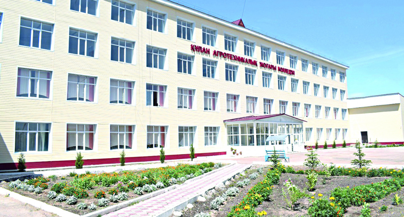 Порно жұлдыздар порно Беркова Ер адам ішінен конча