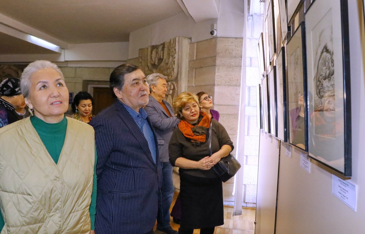 Бір суреті бір мақаладай