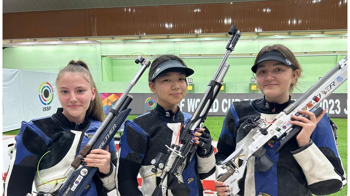 Жакартада алған күміс жүлде