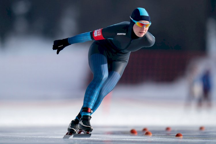 Алтыннан алқа тақты