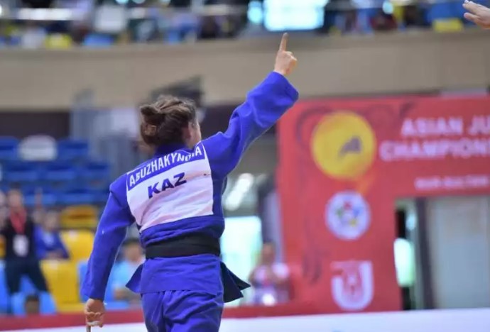 Алғашқы күні – екі қола