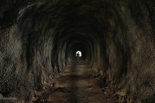Ақсу кентінде ескі шахтаға түсетін жер асты туннелі табылды