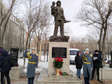 Астанада құтқарушылар мемориалына гүл шоқтарын қою рәсімі өтті