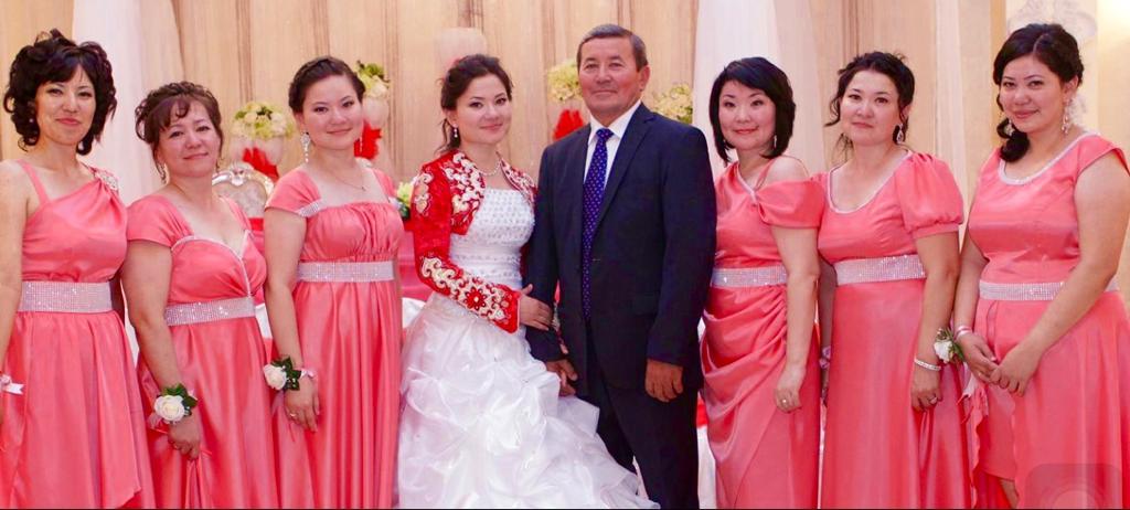 Жеті жауқазын һәм бір үйдің апалы-сіңлілі қыздары хақында