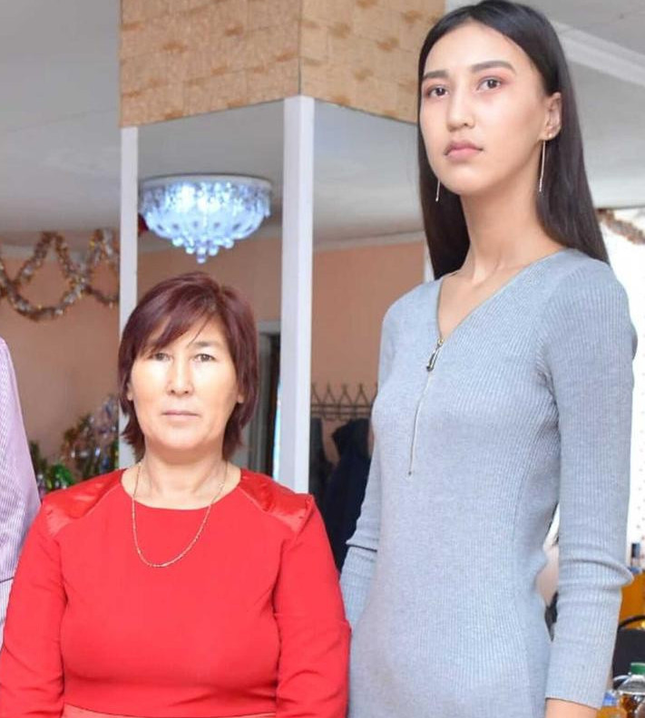 Ең ұзын бойжеткен