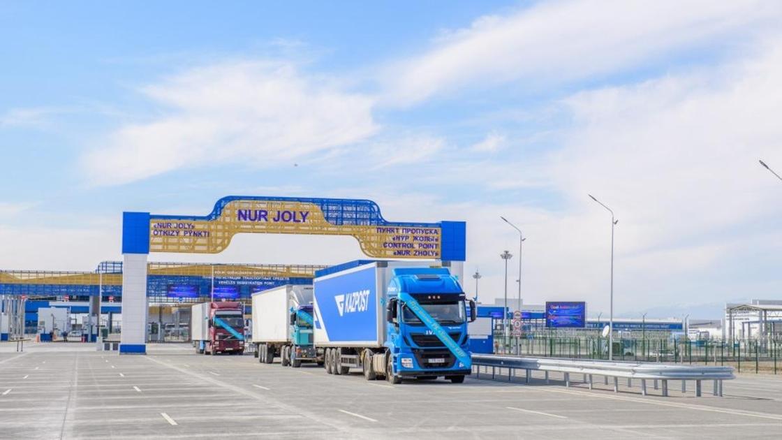 Шекарадағы көлік кептелісі: «Тар мойын» мәселесі тарқады ма?