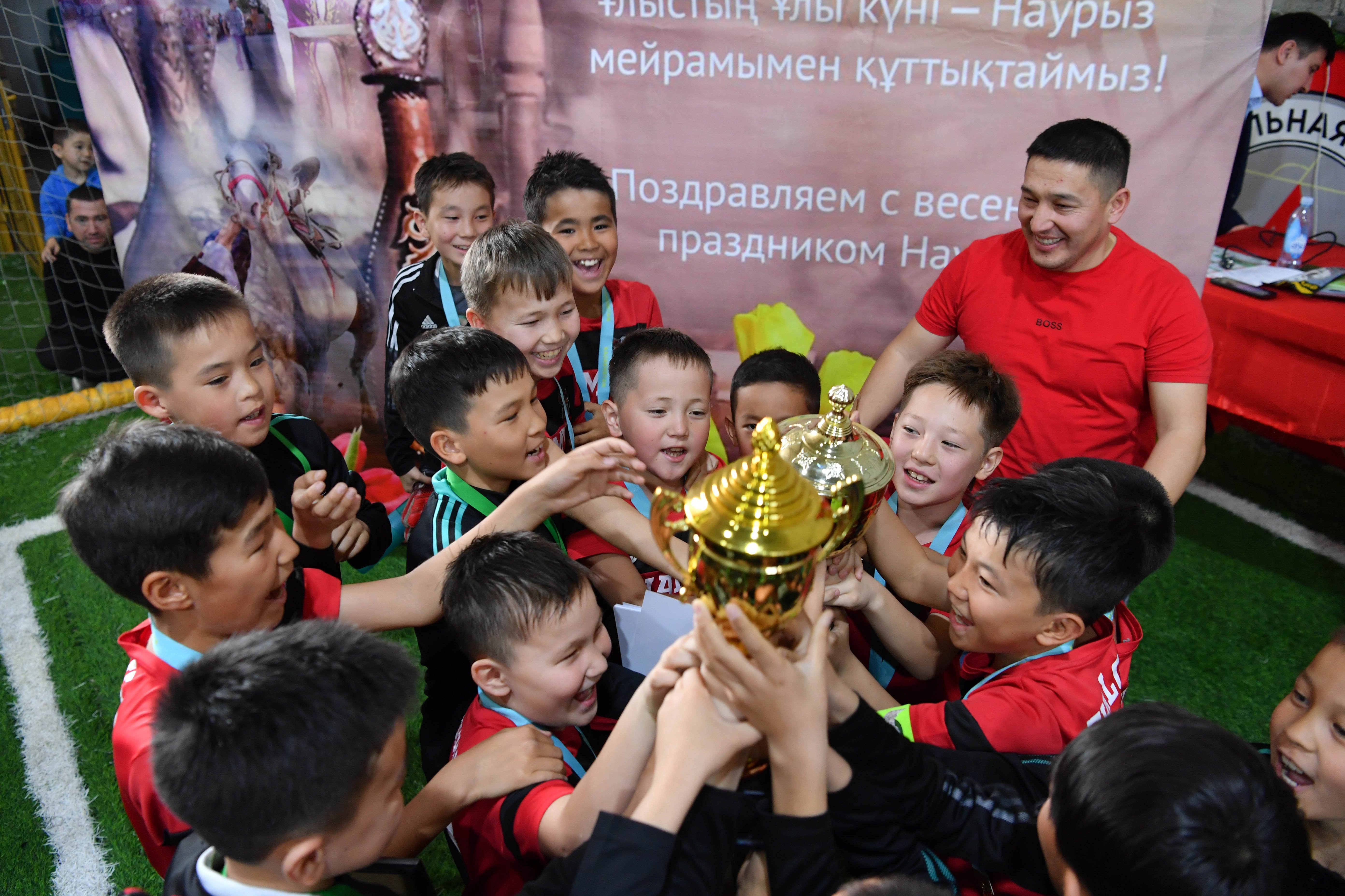 Жас футболшылардың Алашқа құрметі