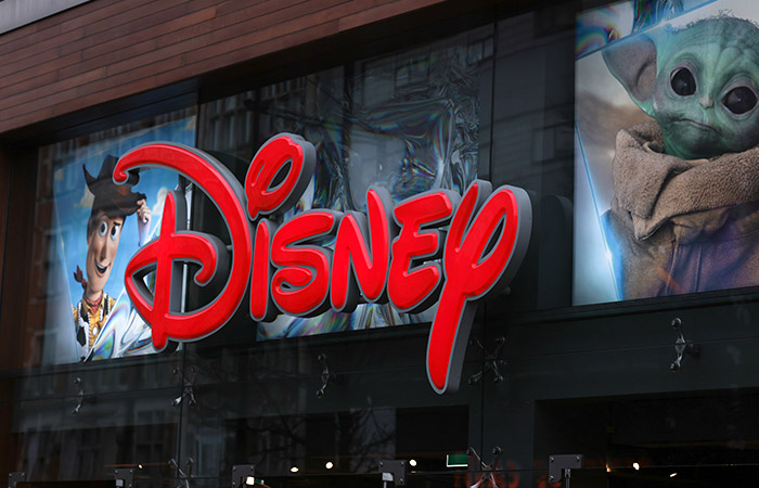 Disney 7 мың қызметкерін жұмыстан шығара бастады