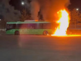 Алматы базарында жолаушылар автобусы өртенді