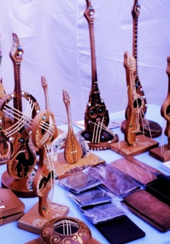 Дәстүрлі қолөнер бұйымдары