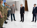 Президентке әскери қызметшілердің киім үлгілері таныстырылды