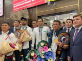 Ташкенттен оралған боксшыларымызды Астана әуежайында сән-салтанатпен күтіп алды