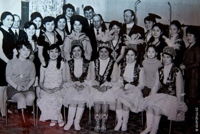 Ескі де жаңа «Гүлдер» ансамблі