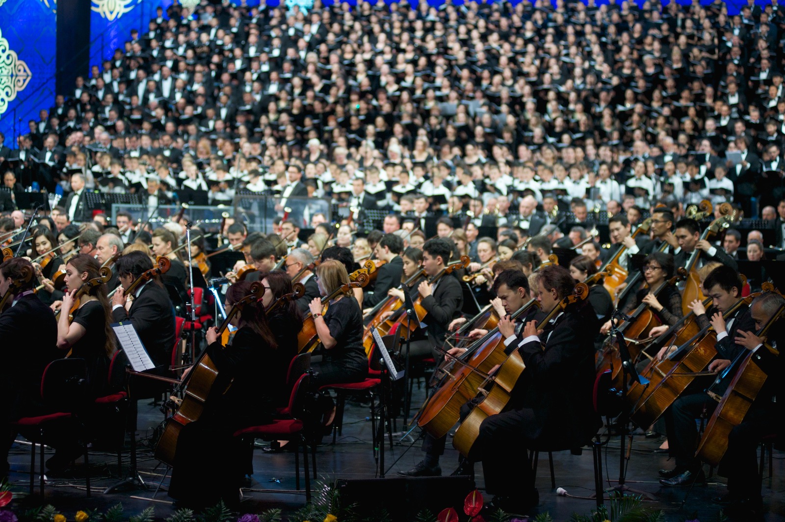 Мың жүректе күмбірлеген күй-әуен