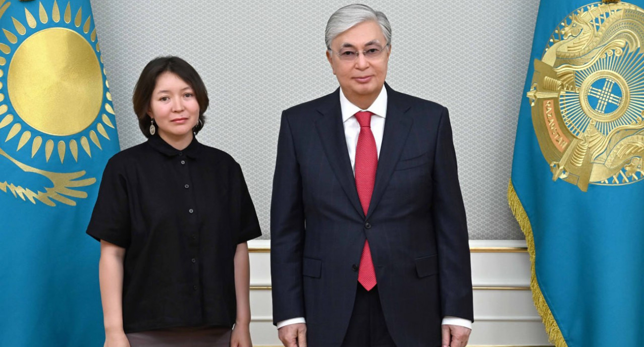 Порно комикстер орыс тілінде Гинекологтың кабинетіндегі кисканың суреті