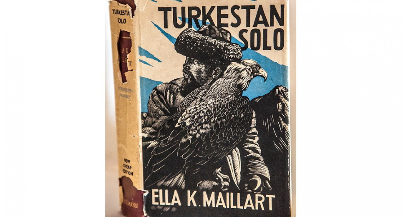 Қызын нәзік жалап жатқан әкенің порносын жақыннан қараңыз