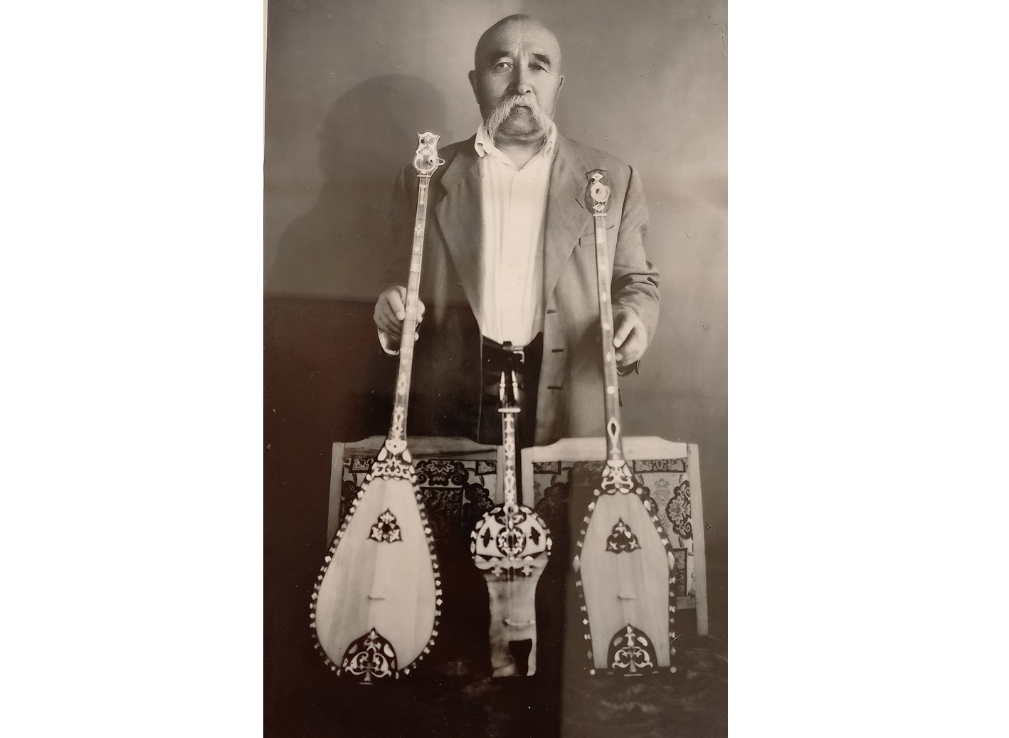 Қамардың домбырасы