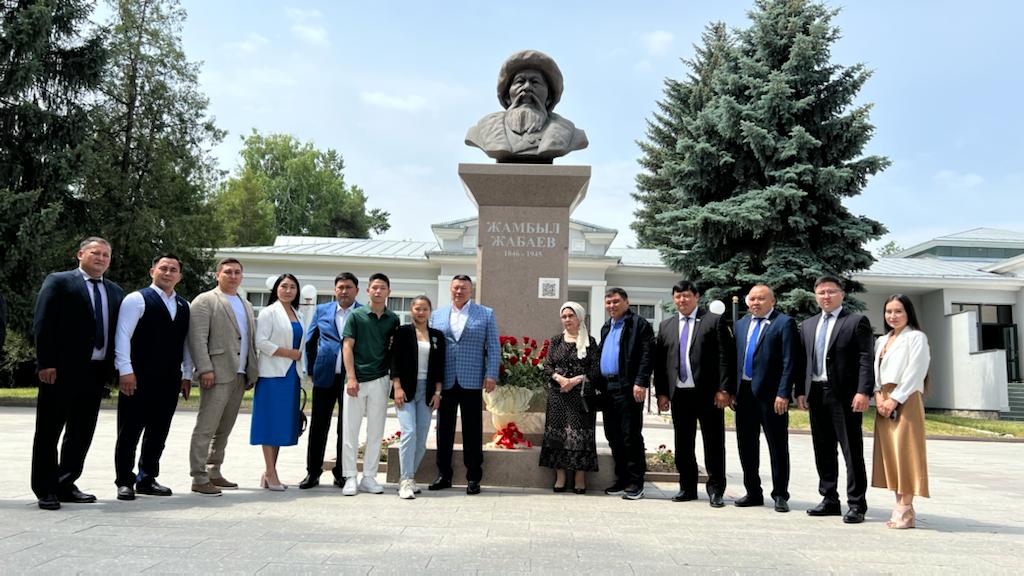 Жастарға жігер берген форум