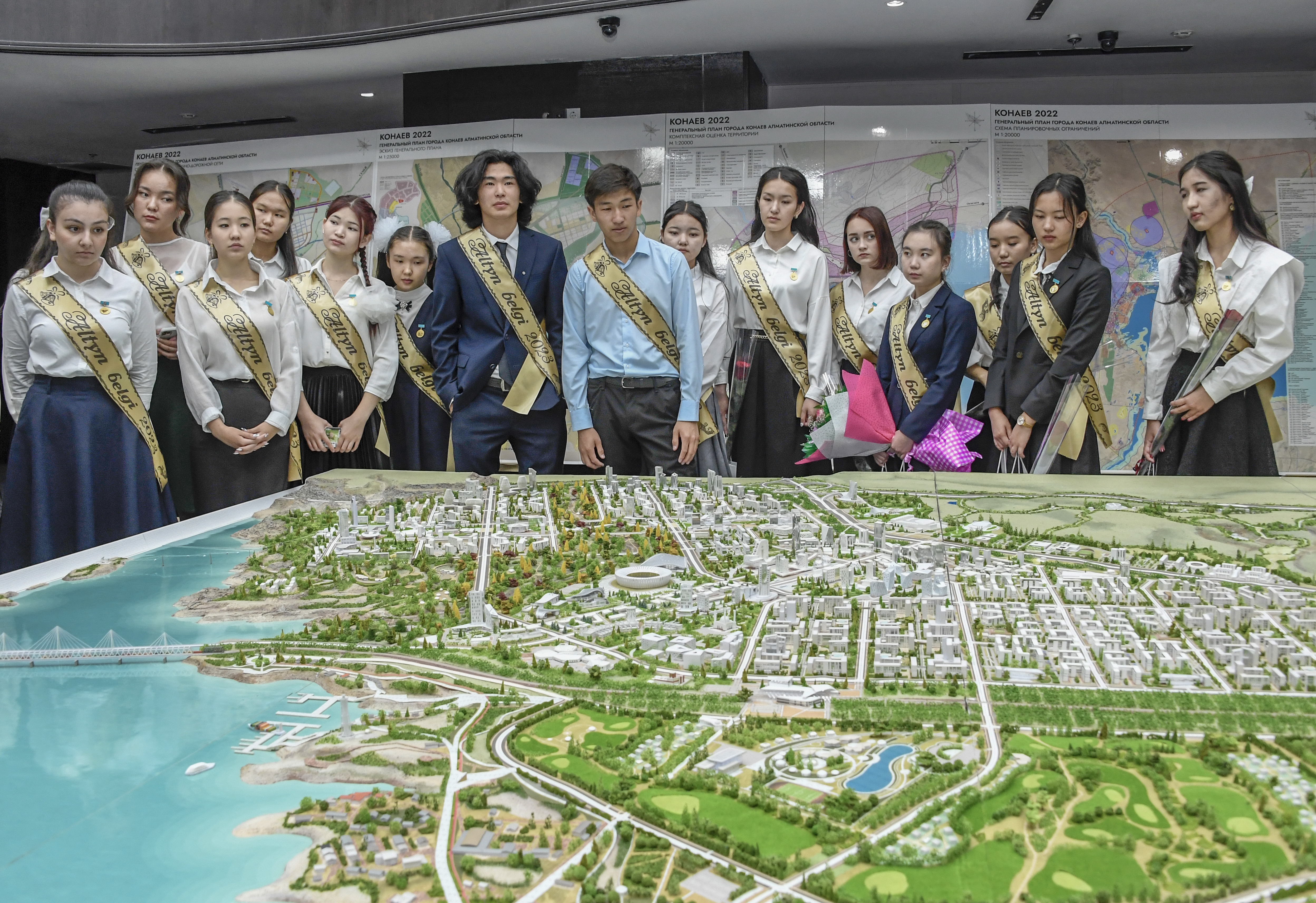 Түлектерге – ақ жол!