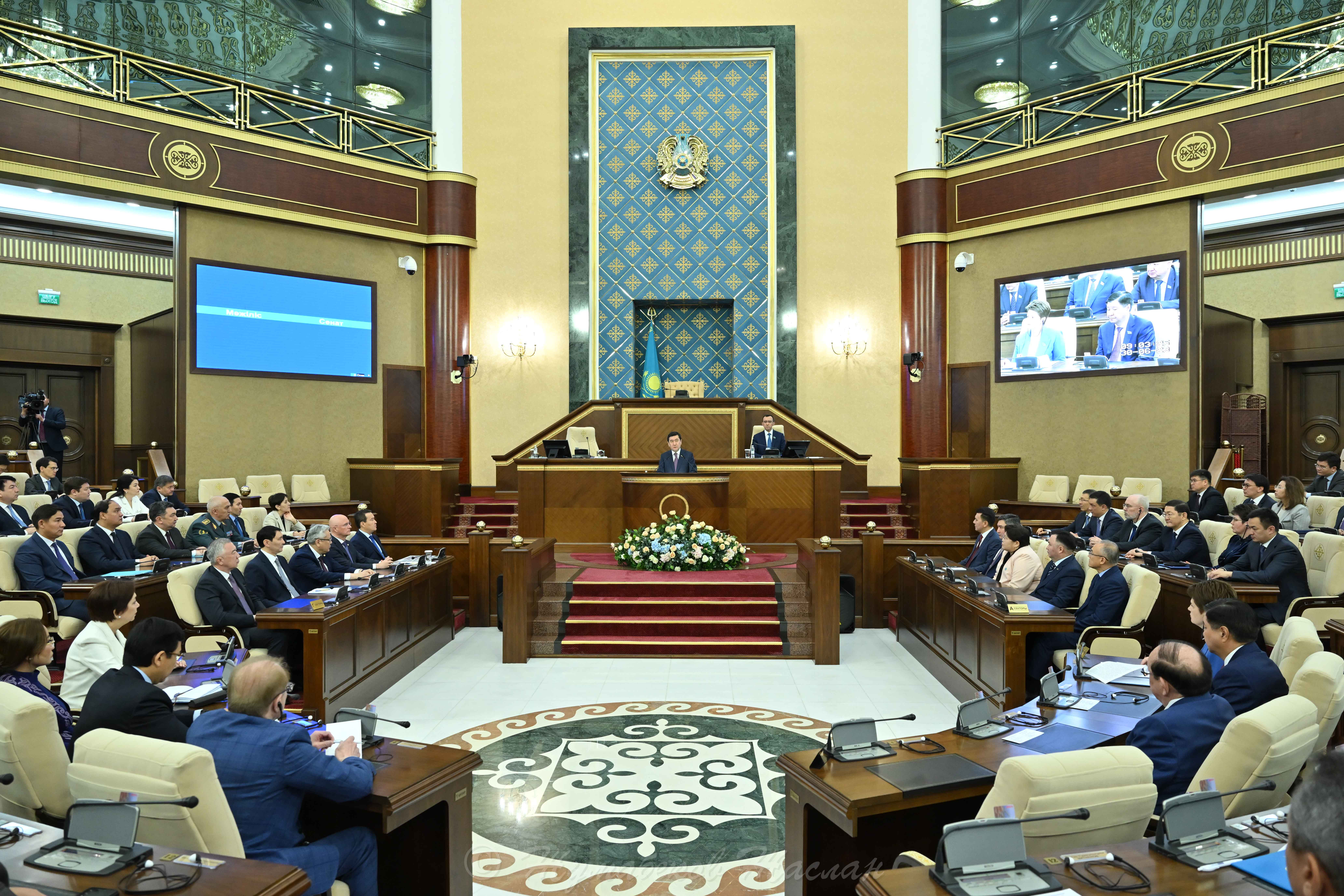 Бірінші сессияның жүз күні