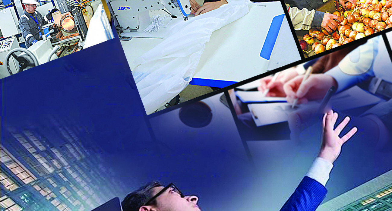 Ол жапондық әйелді трахает.