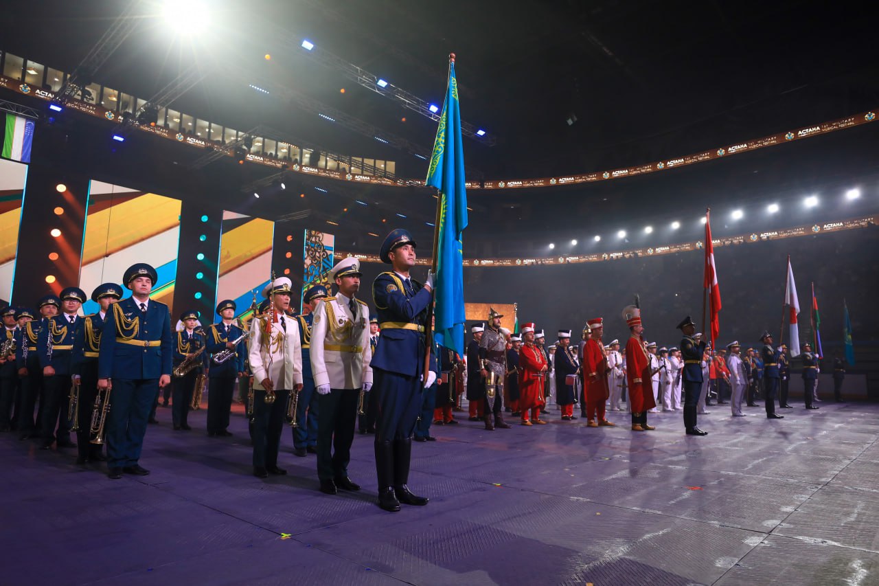 Әскери оркестрлер шеруі